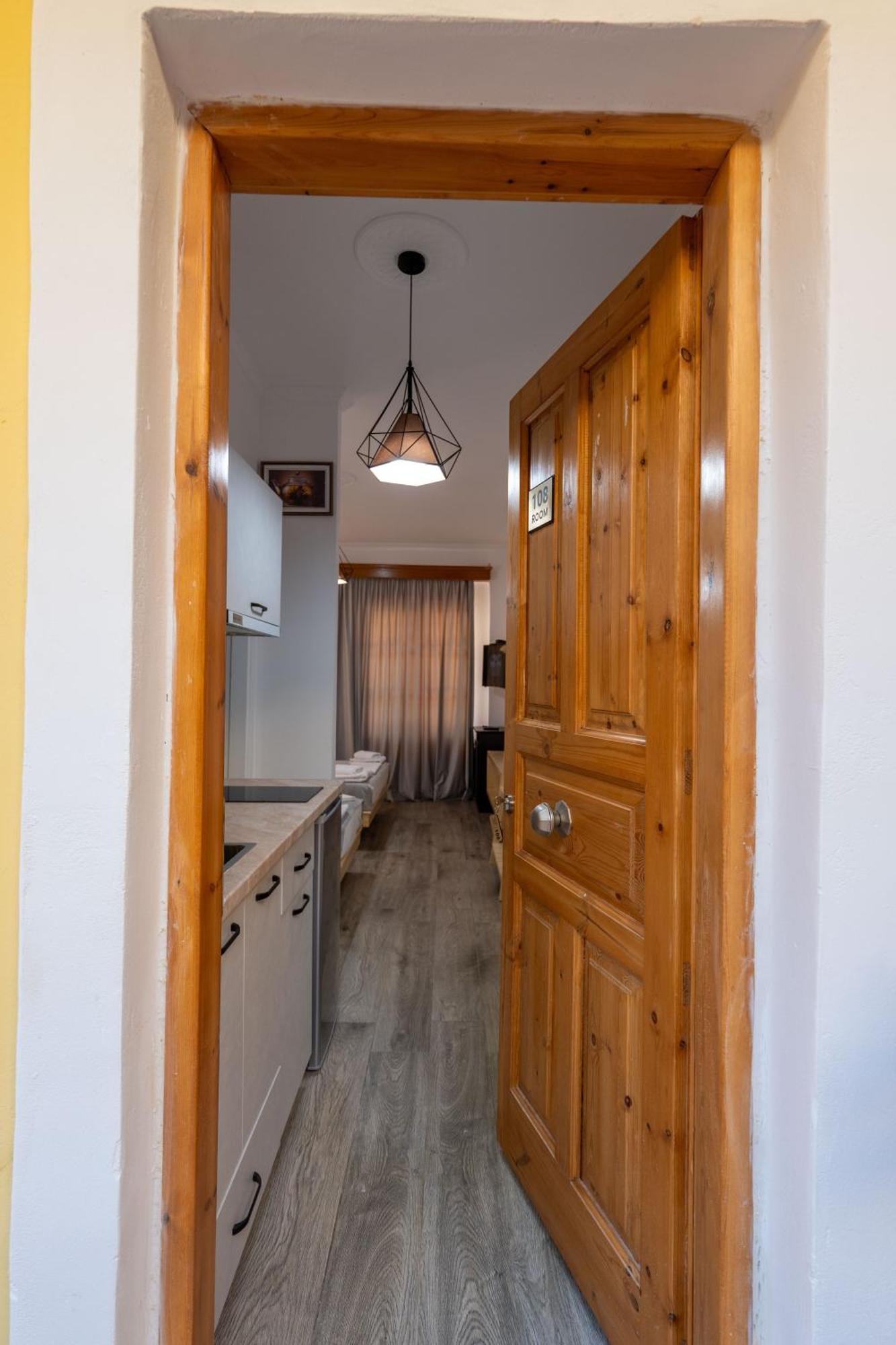 Apart Hotel Alex Himare Buitenkant foto