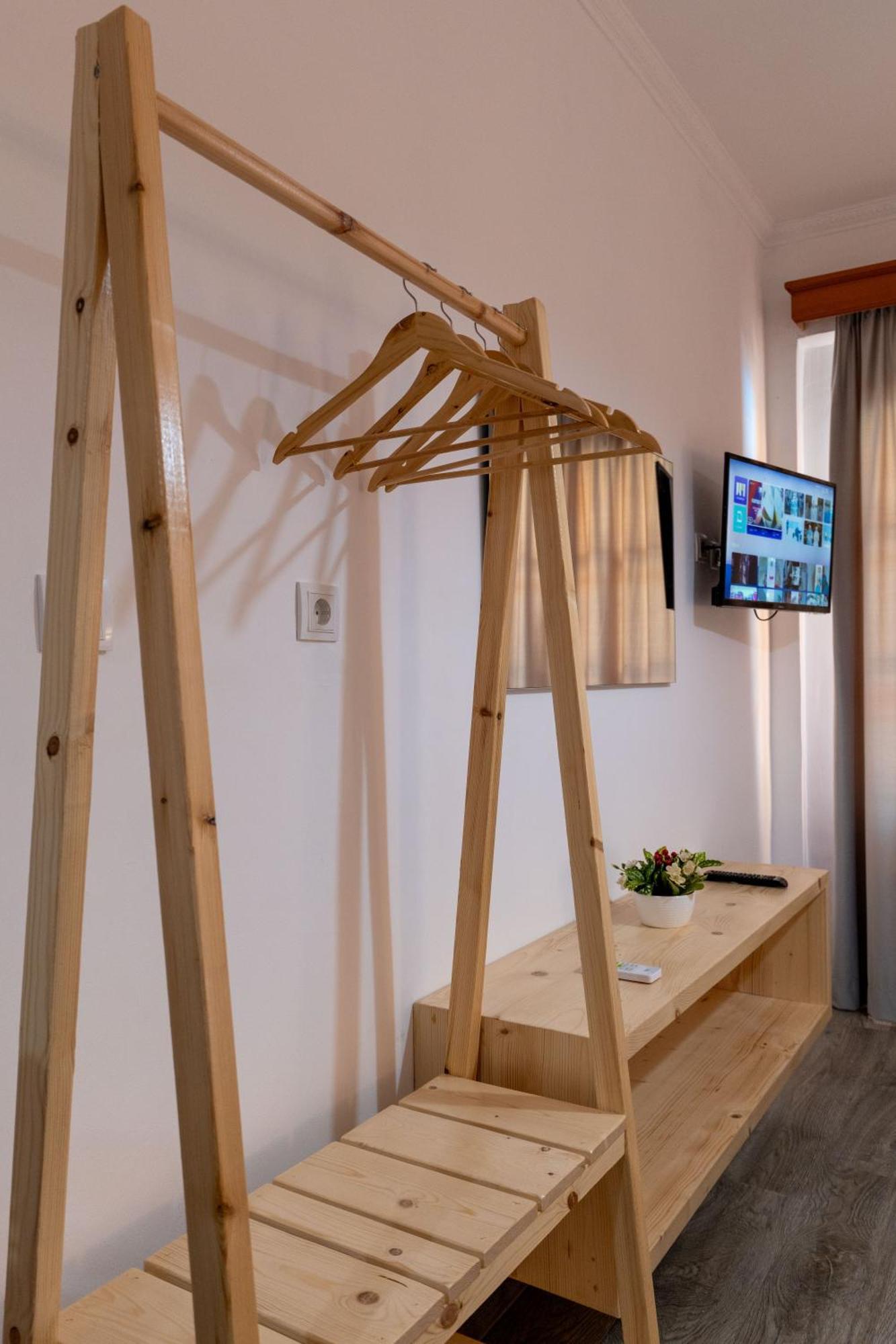 Apart Hotel Alex Himare Buitenkant foto