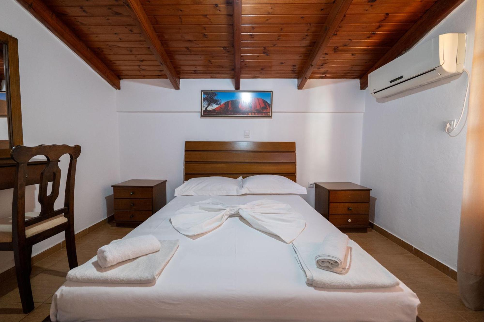 Apart Hotel Alex Himare Buitenkant foto