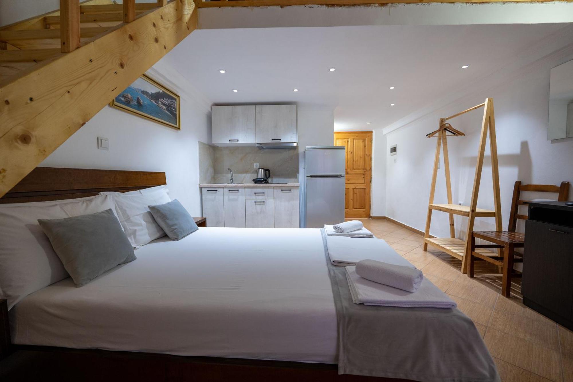 Apart Hotel Alex Himare Buitenkant foto